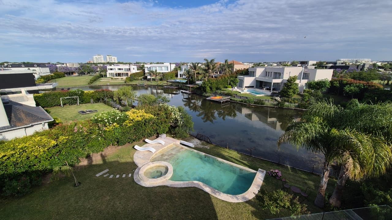 Large Lakefront Home for Sale in El Golf - Nordelta