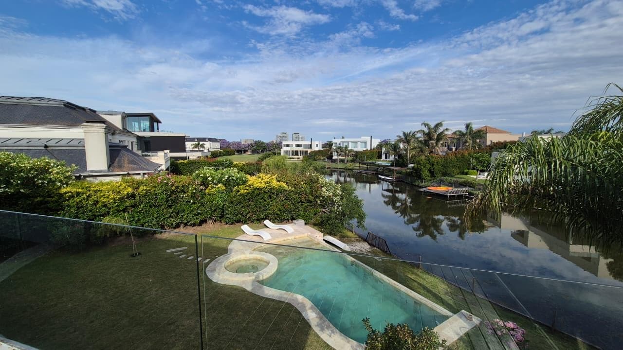 Large Lakefront Home for Sale in El Golf - Nordelta