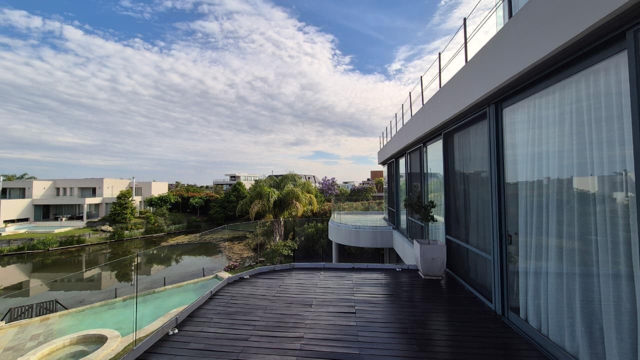 Large Lakefront Home for Sale in El Golf - Nordelta