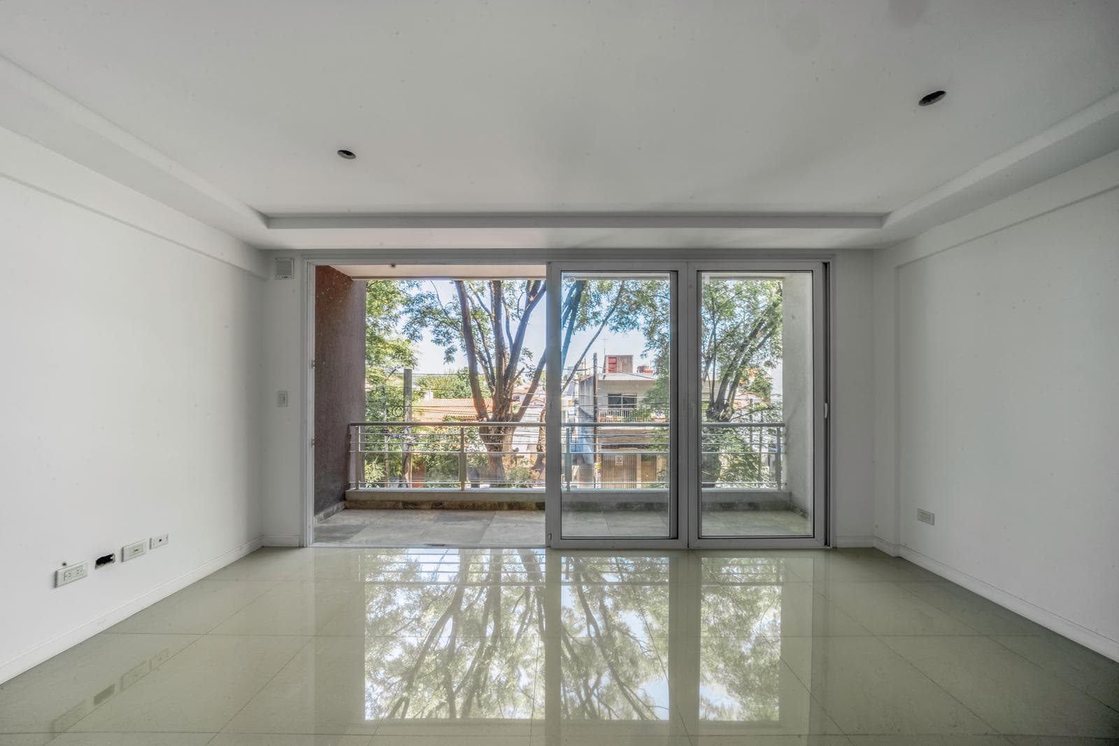 2-room apartment with a balcony in the Moyano Building, Ciudad Jardín