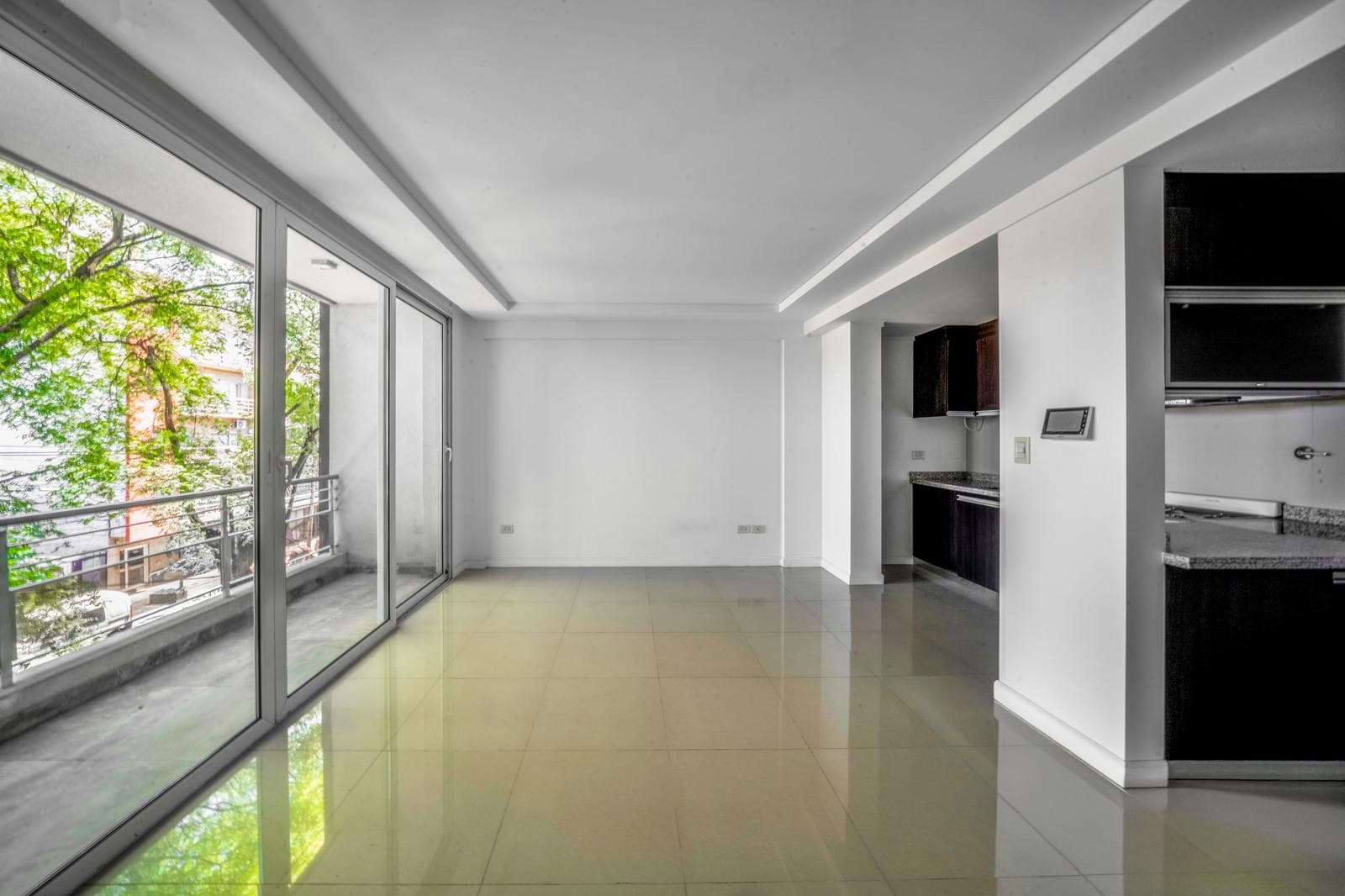 2-room apartment with a balcony in the Moyano Building, Ciudad Jardín