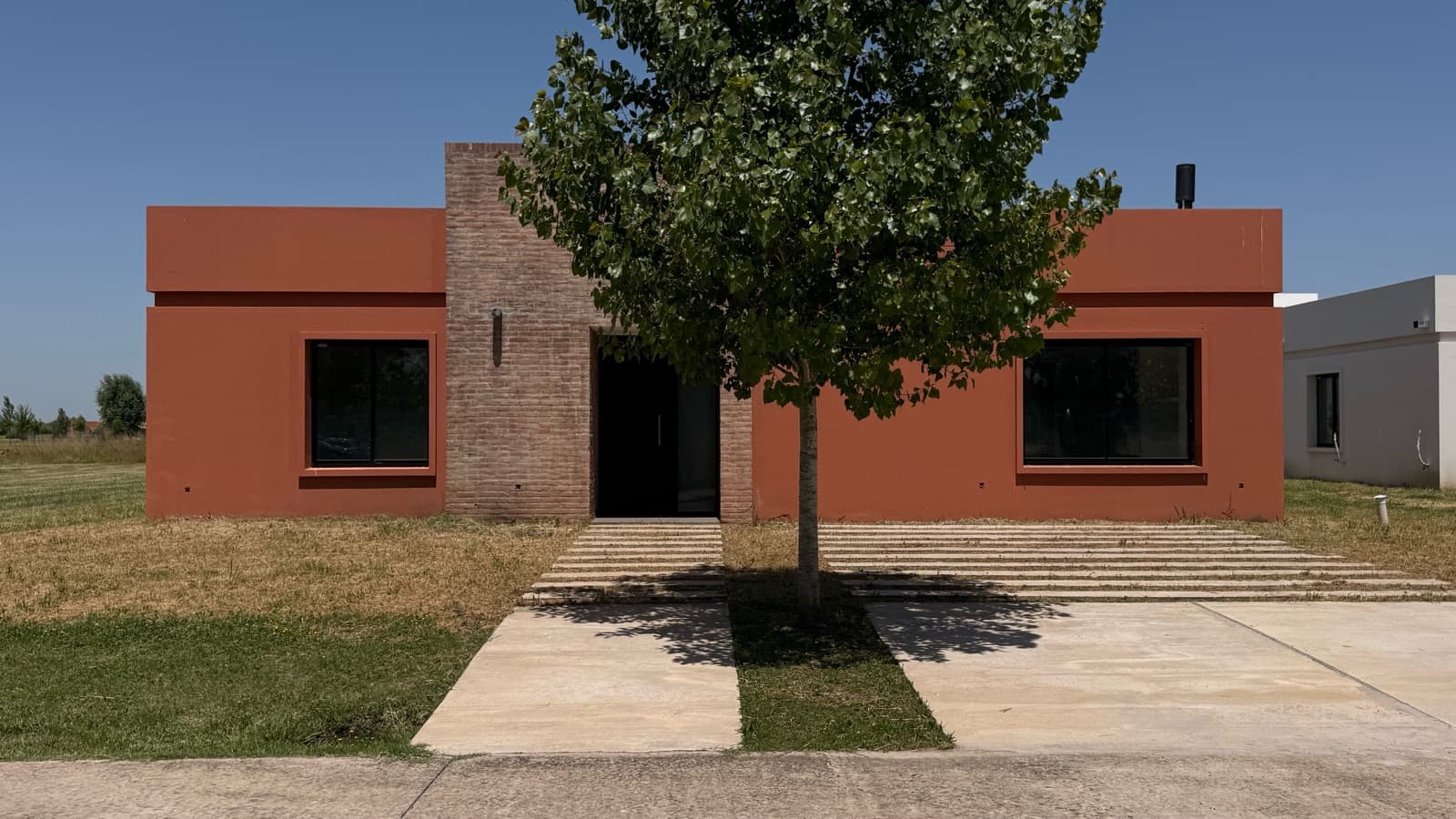 Brand-new house in the heart of La Federala, where greenery and tranquility take center stage