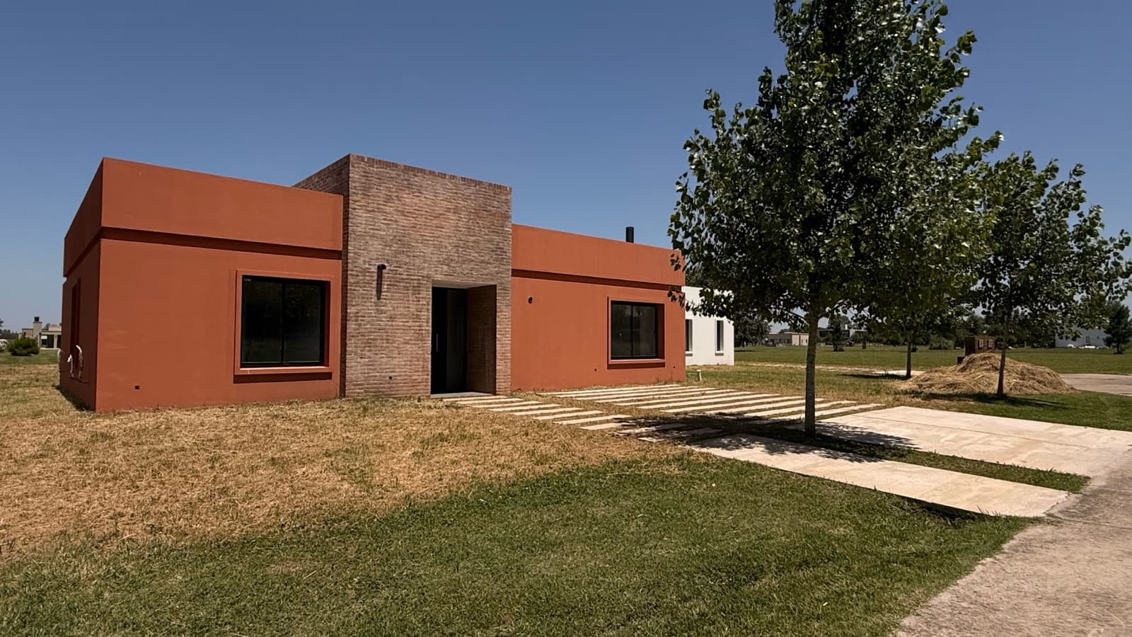 Brand-new house in the heart of La Federala, where greenery and tranquility take center stage