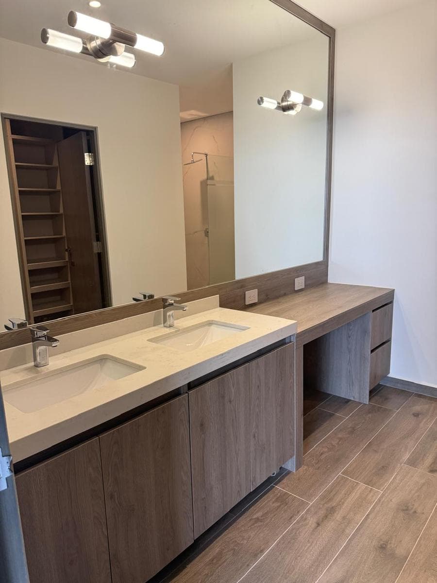 APARTMENT FOR RENT IN TORRE WEST