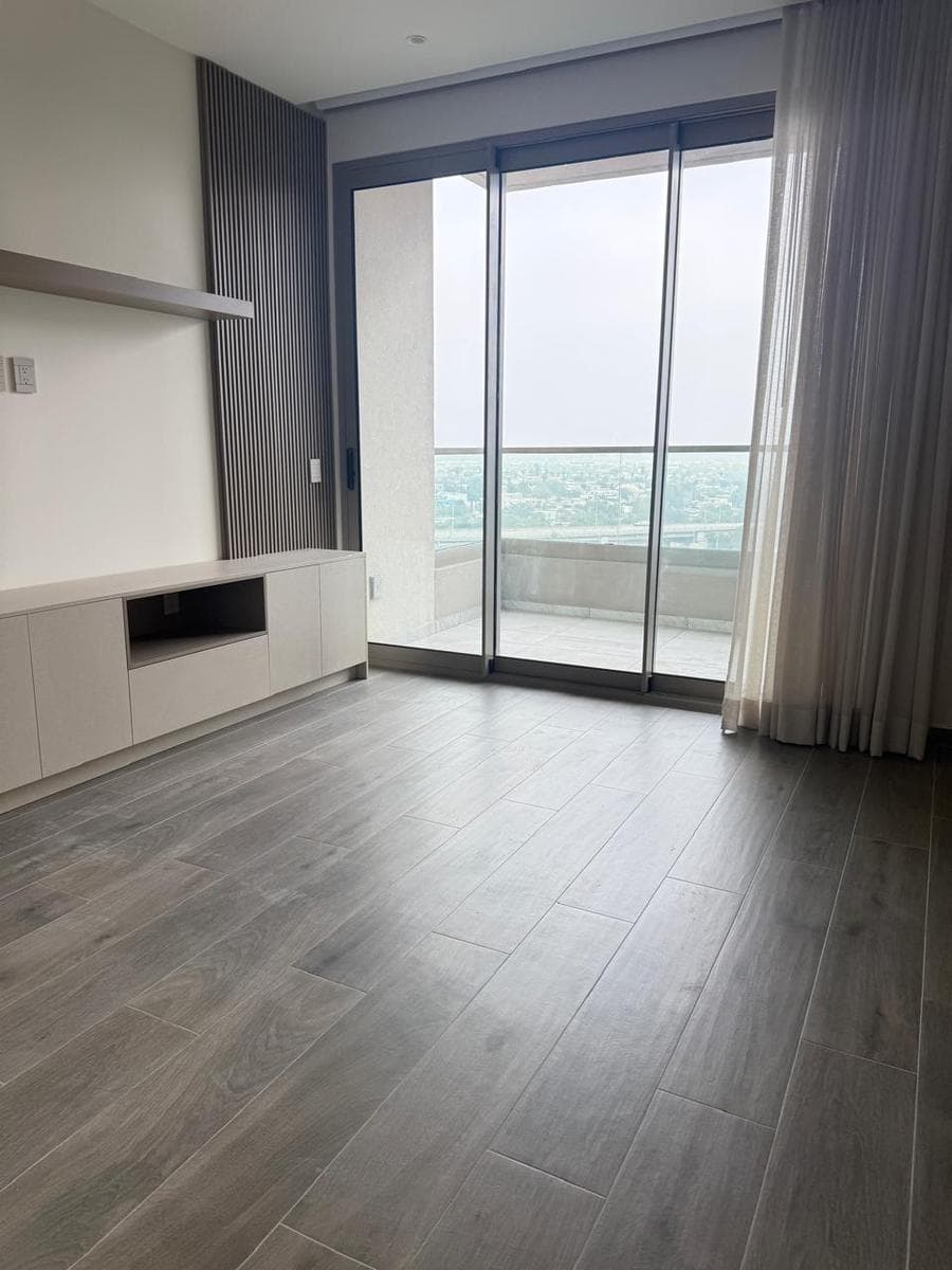 APARTMENT FOR RENT IN TORRE WEST