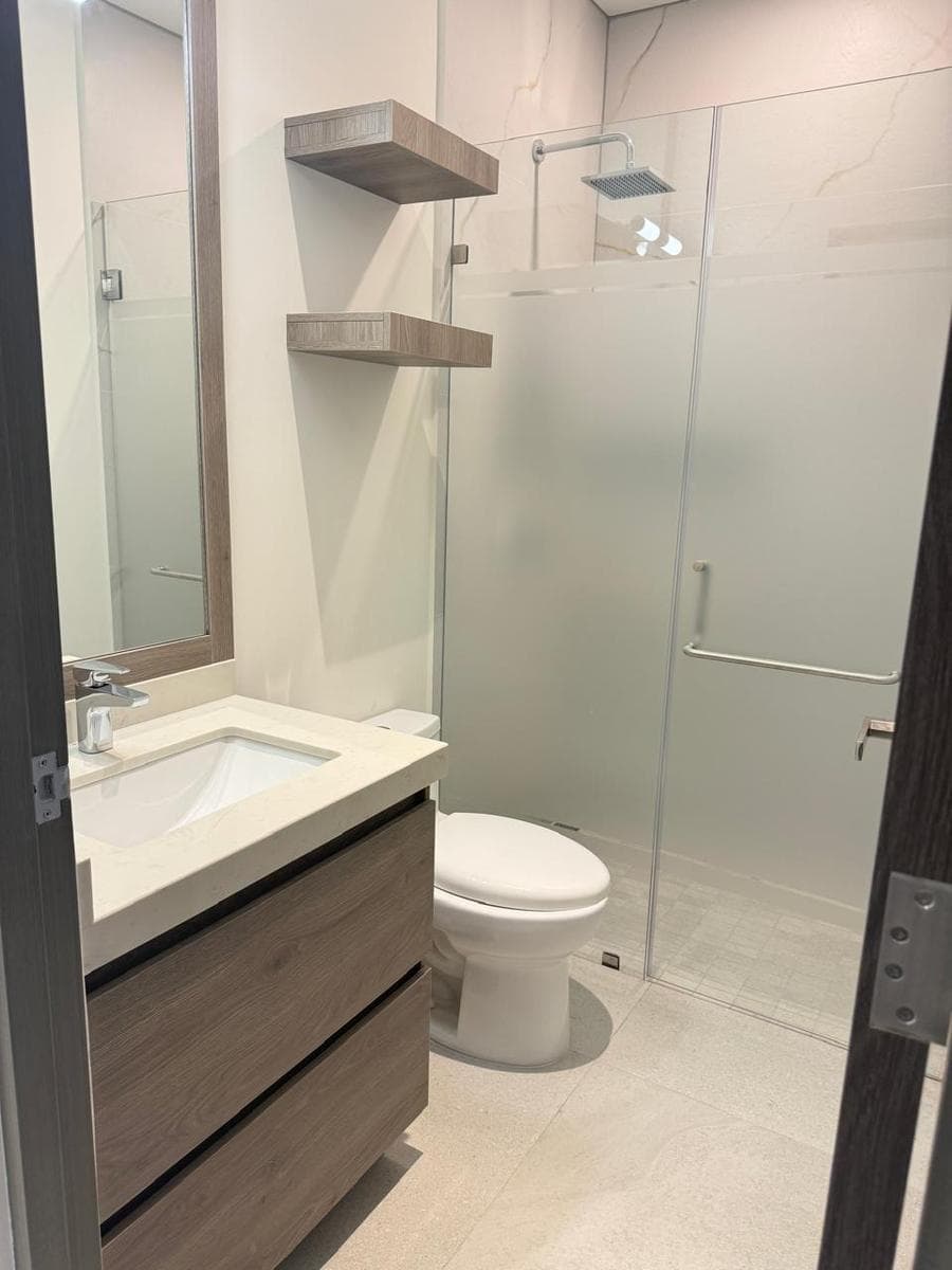 APARTMENT FOR RENT IN TORRE WEST