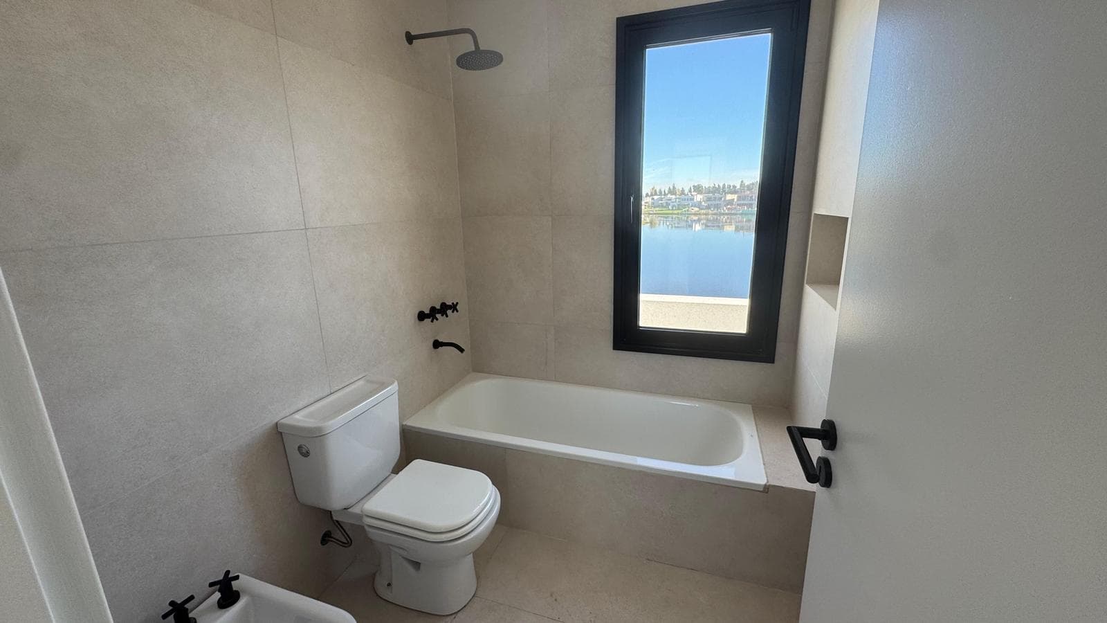 House for Sale in La Laguna, Santa Ana, Villanueva