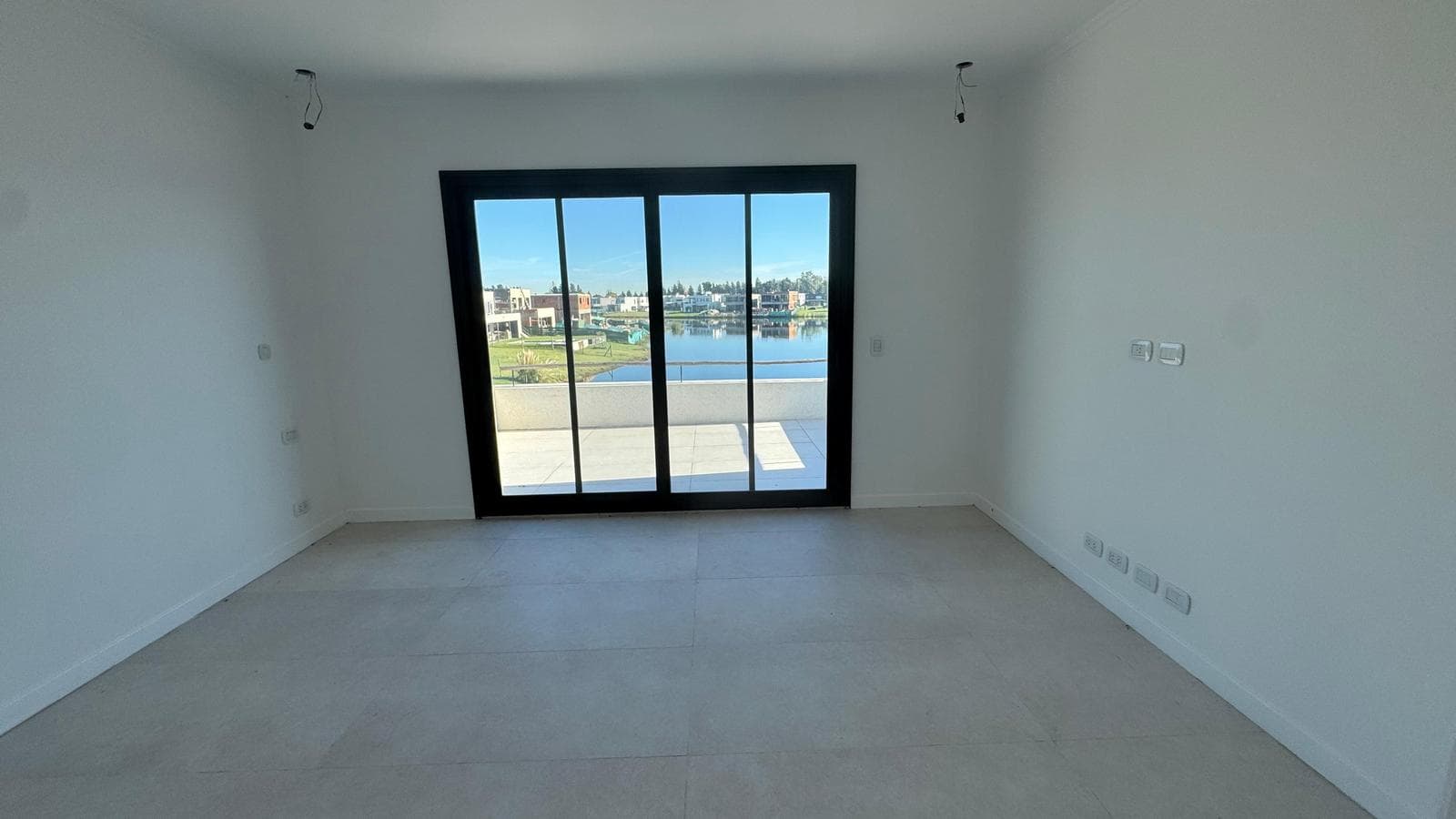 House for Sale in La Laguna, Santa Ana, Villanueva