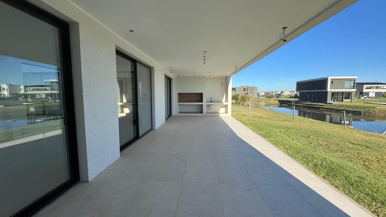 House for Sale in La Laguna, Santa Ana, Villanueva