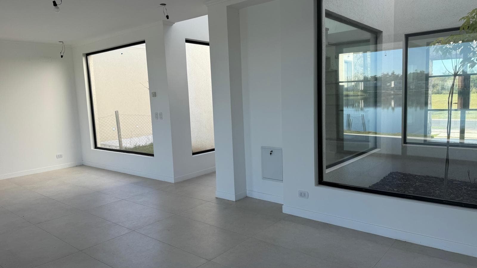 House for Sale in La Laguna, Santa Ana, Villanueva