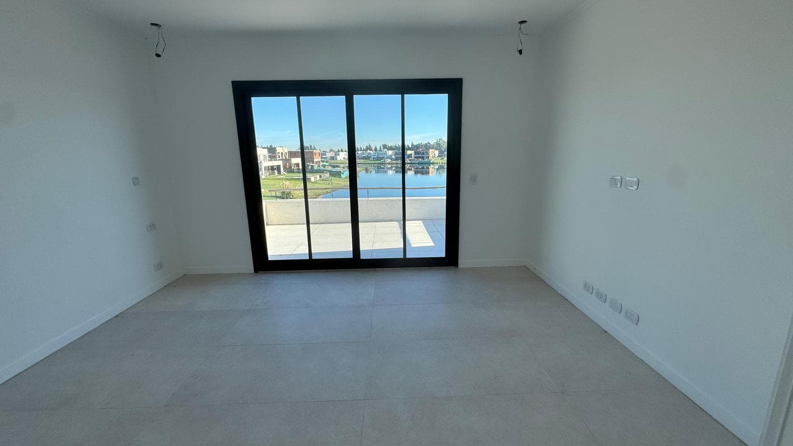House for Sale in La Laguna, Santa Ana, Villanueva