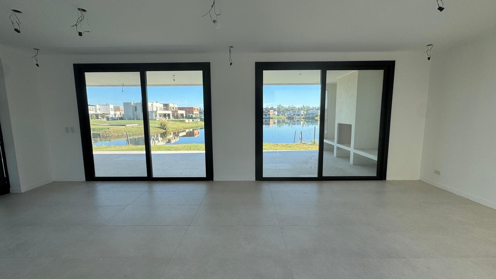 House for Sale in La Laguna, Santa Ana, Villanueva