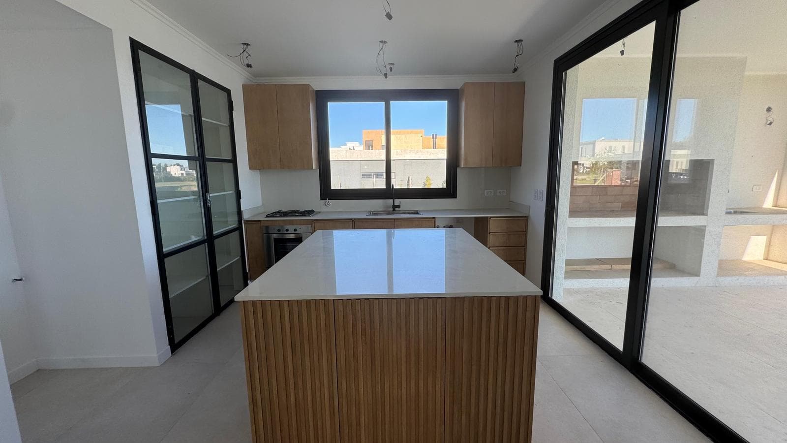 House for Sale in La Laguna, Santa Ana, Villanueva