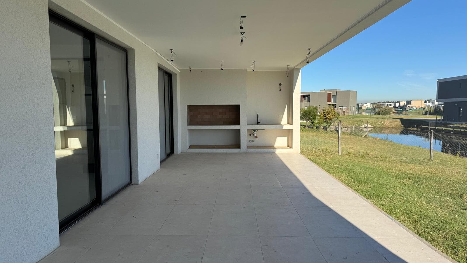 House for Sale in La Laguna, Santa Ana, Villanueva