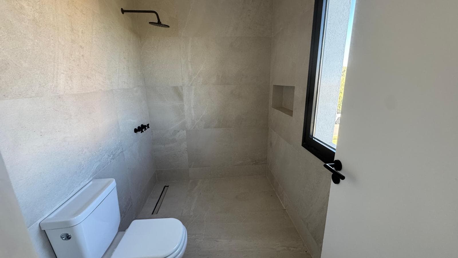 House for Sale in La Laguna, Santa Ana, Villanueva