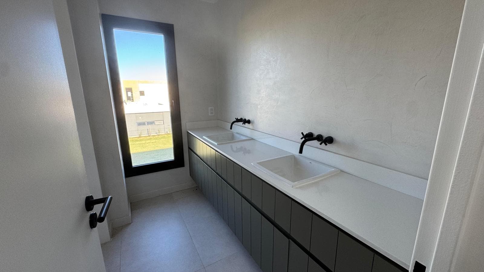 House for Sale in La Laguna, Santa Ana, Villanueva