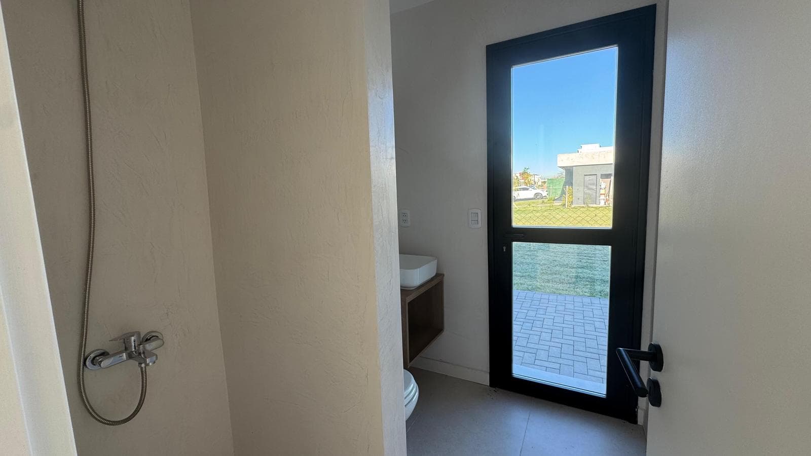House for Sale in La Laguna, Santa Ana, Villanueva