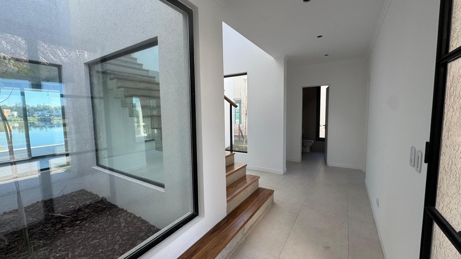 House for Sale in La Laguna, Santa Ana, Villanueva