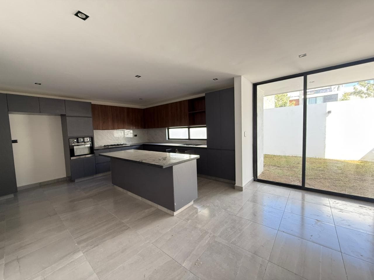 House, Blvd. de los Volcanes Sur, 72865 Lomas de Angelópolis, Puebla