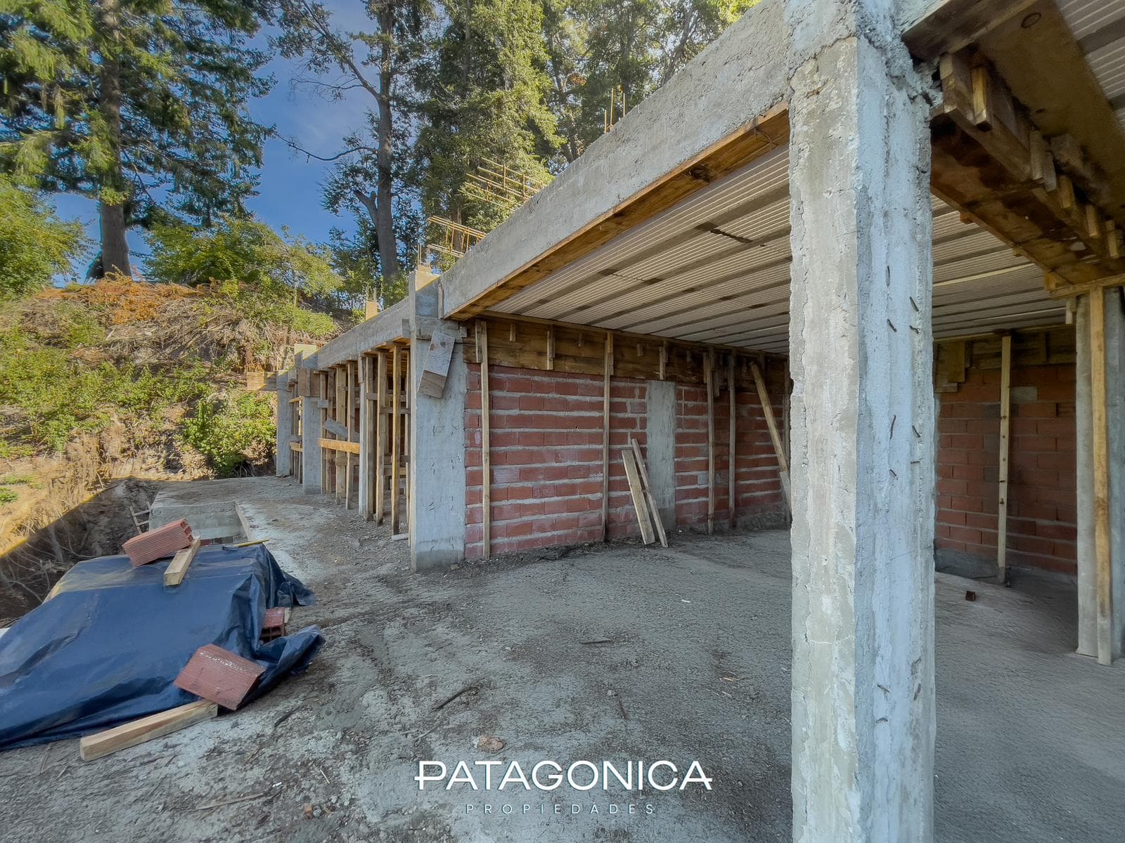 106-square-meter Apartment with a Lake View at Mirador Residece
