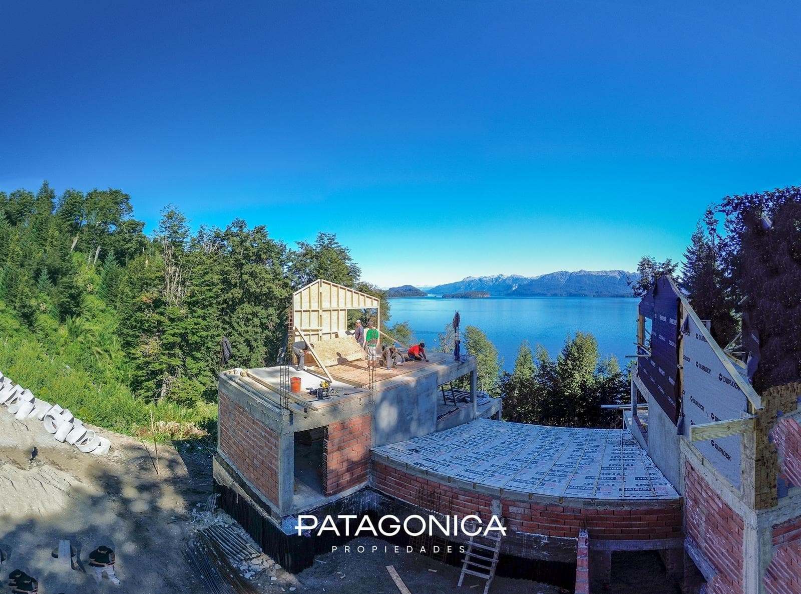 106-square-meter Apartment with a Lake View at Mirador Residece