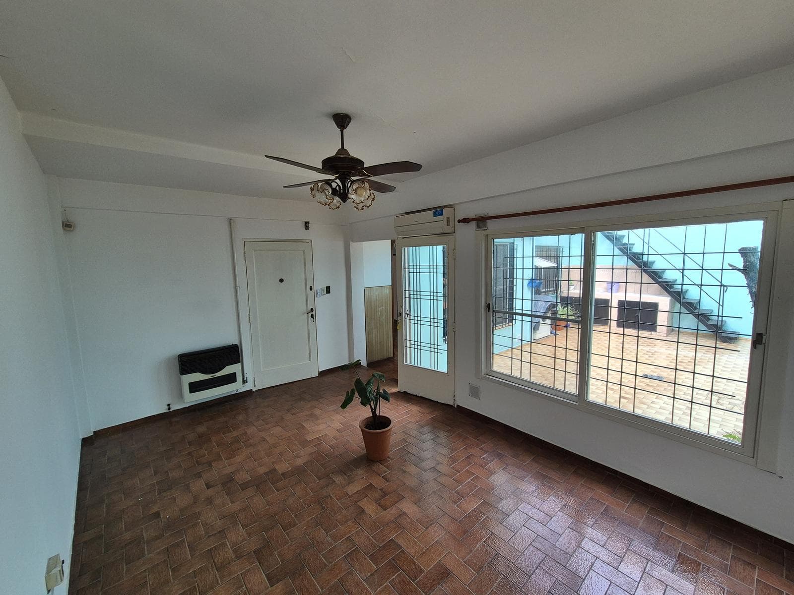 Reserved—Financing Available! Opportunity: House for Sale in Villa Ballester—3 rooms on the ground floor, 4 blocks from the station