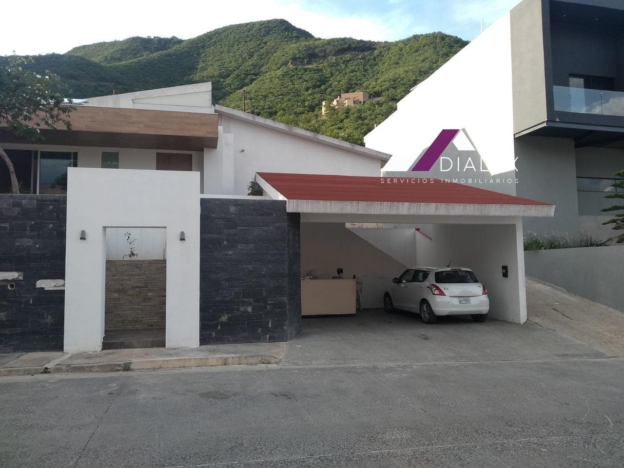 FOR SALE: 921 m² House in the BOSQUENCINOS Residential Complex, National Highway Area, Monterrey
