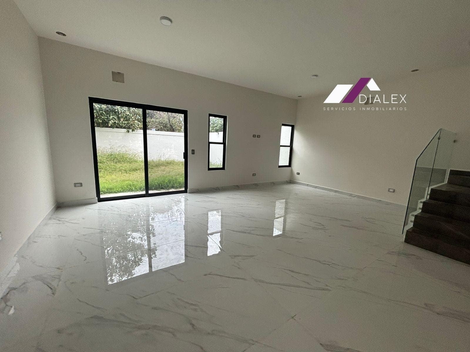 3-Story House for SALE in the Brisas del Vergel Subdivision - NATIONAL HIGHWAY - Monterrey, Nuevo León.