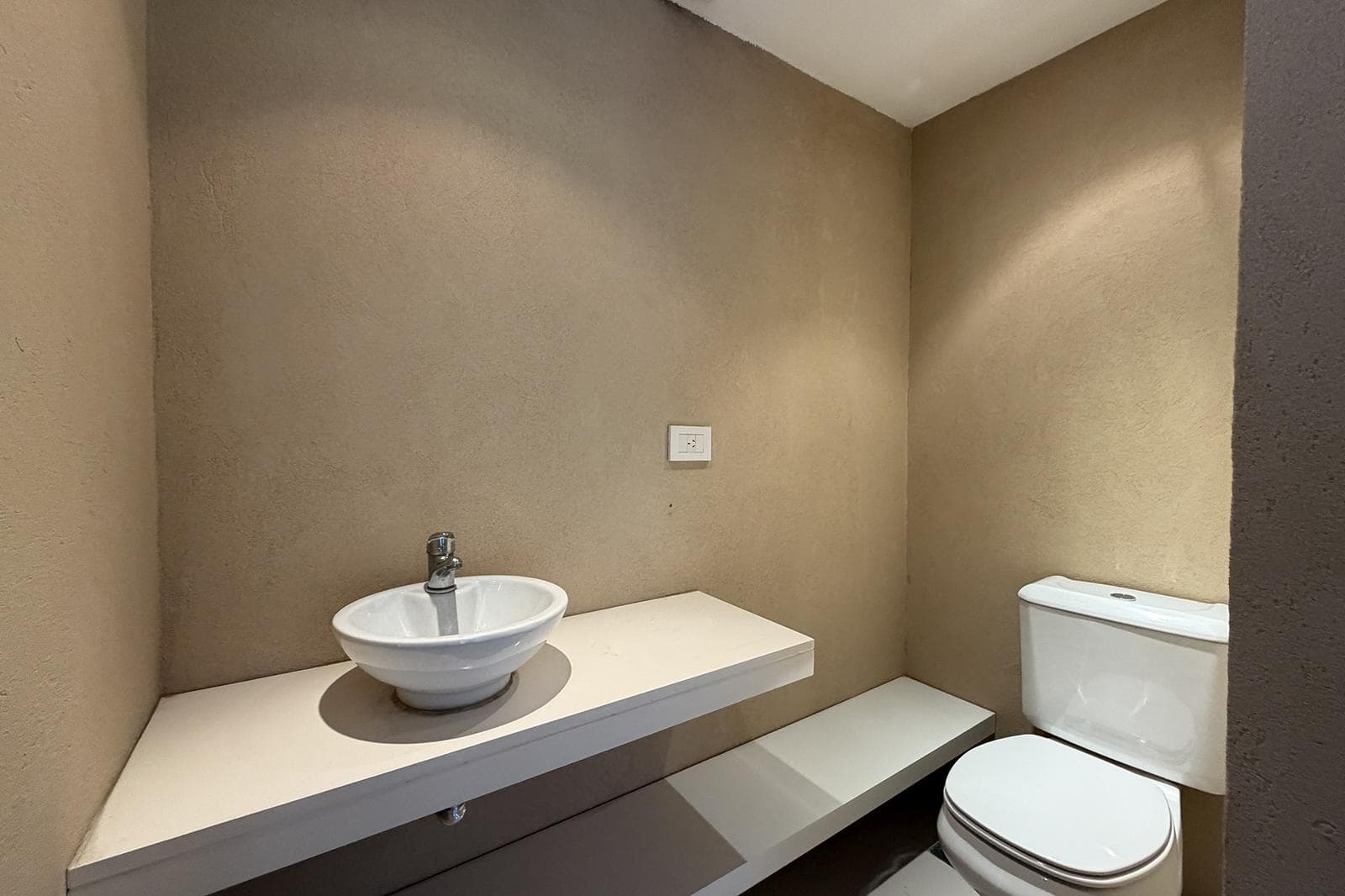 For Sale: 3-Bedroom Apartment in Downtown San Martín—Brand-New, Two Parking Spaces, Utility Room, Grill Area, Pool