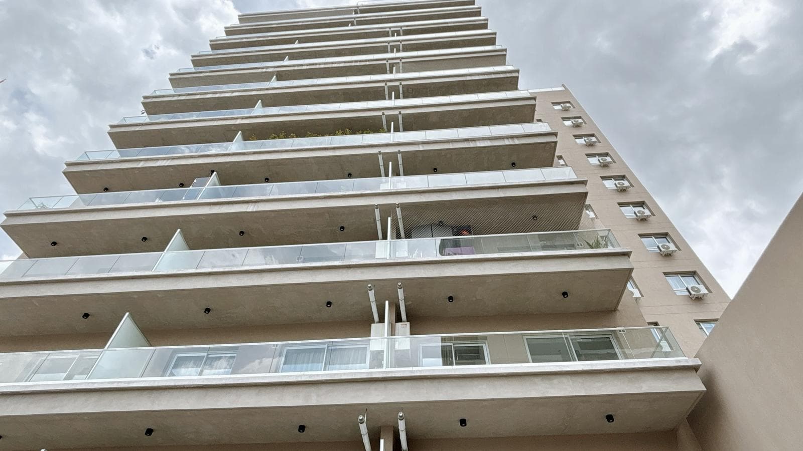 Brand-new 2-bedroom apartment with a huge patio in Nuñez