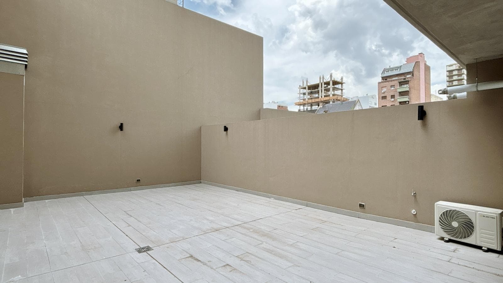 Brand-new 2-bedroom apartment with a huge patio in Nuñez