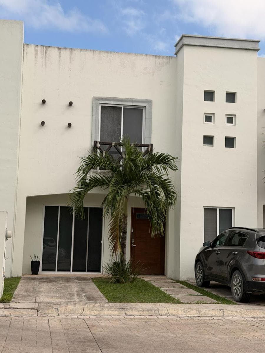 House for Rent, 3 Bedrooms, FURNISHED, on Avenida las Torres, South Cancún.