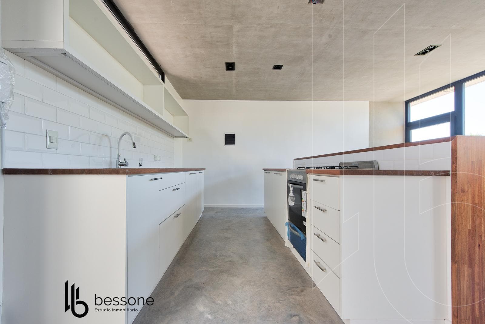 2-Room Apartment with Garage, Brand-New, Parque Luro
