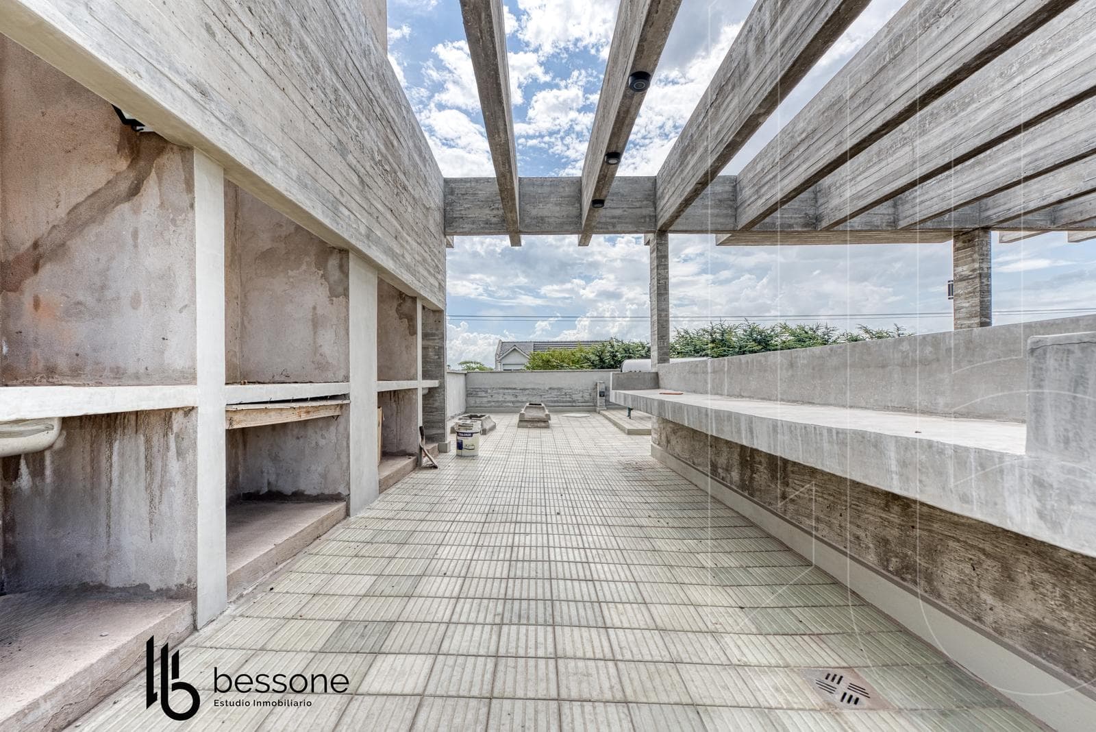 2-Room Apartment with Garage, Brand-New, Parque Luro