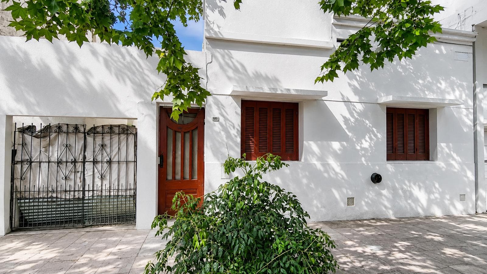 Old House, Ready for Renovation, Private Lot, Downtown