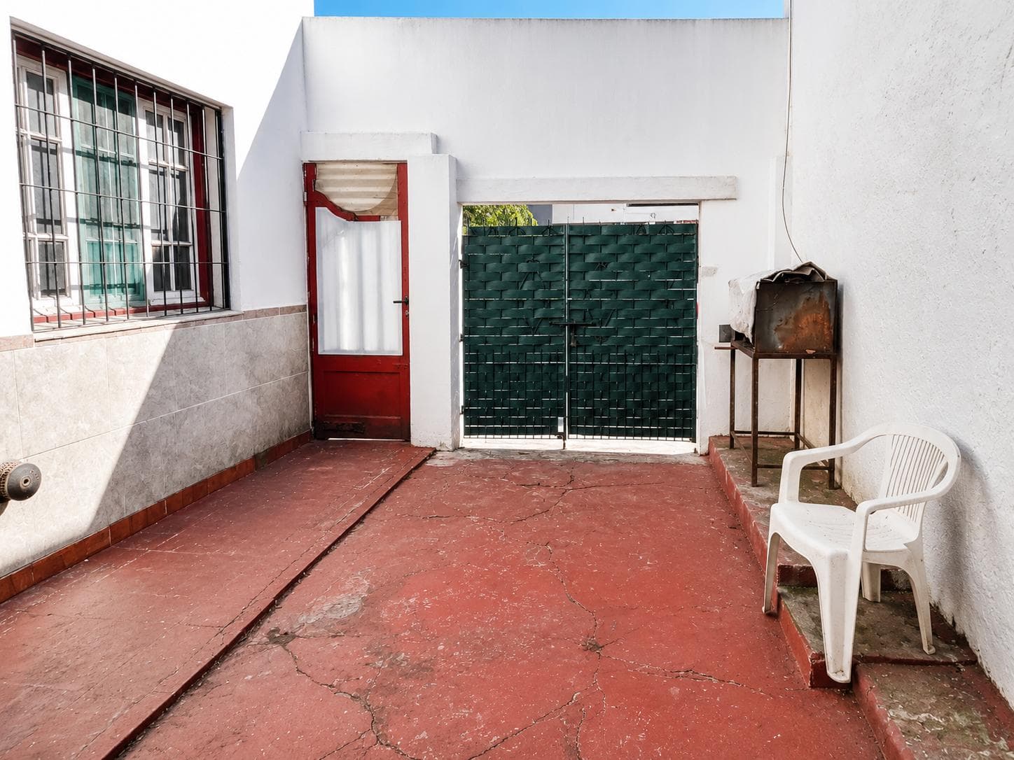Old House, Ready for Renovation, Private Lot, Downtown