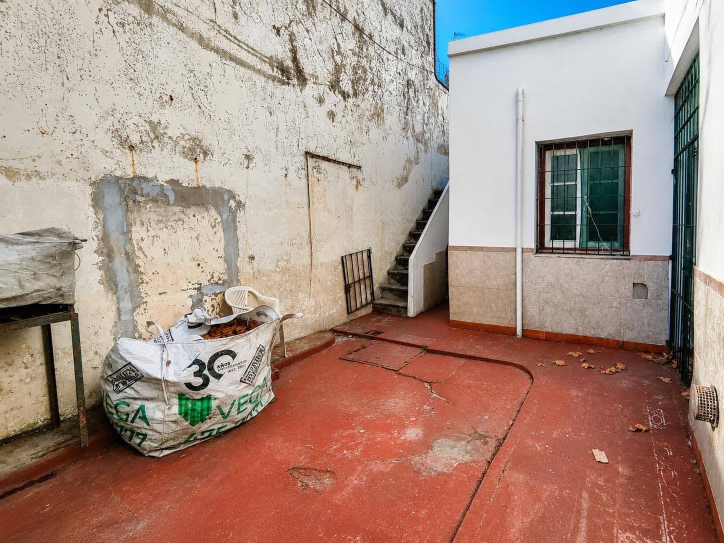 Old House, Ready for Renovation, Private Lot, Downtown
