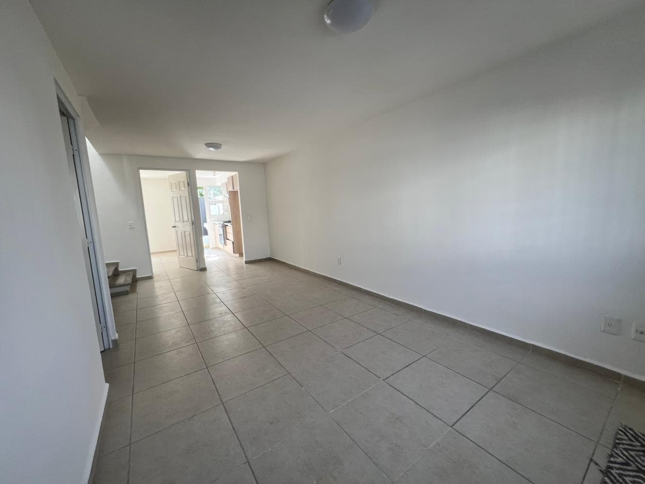 Casa con 3 Recámaras y sala de TV con excelentes Amenidades con Alberca