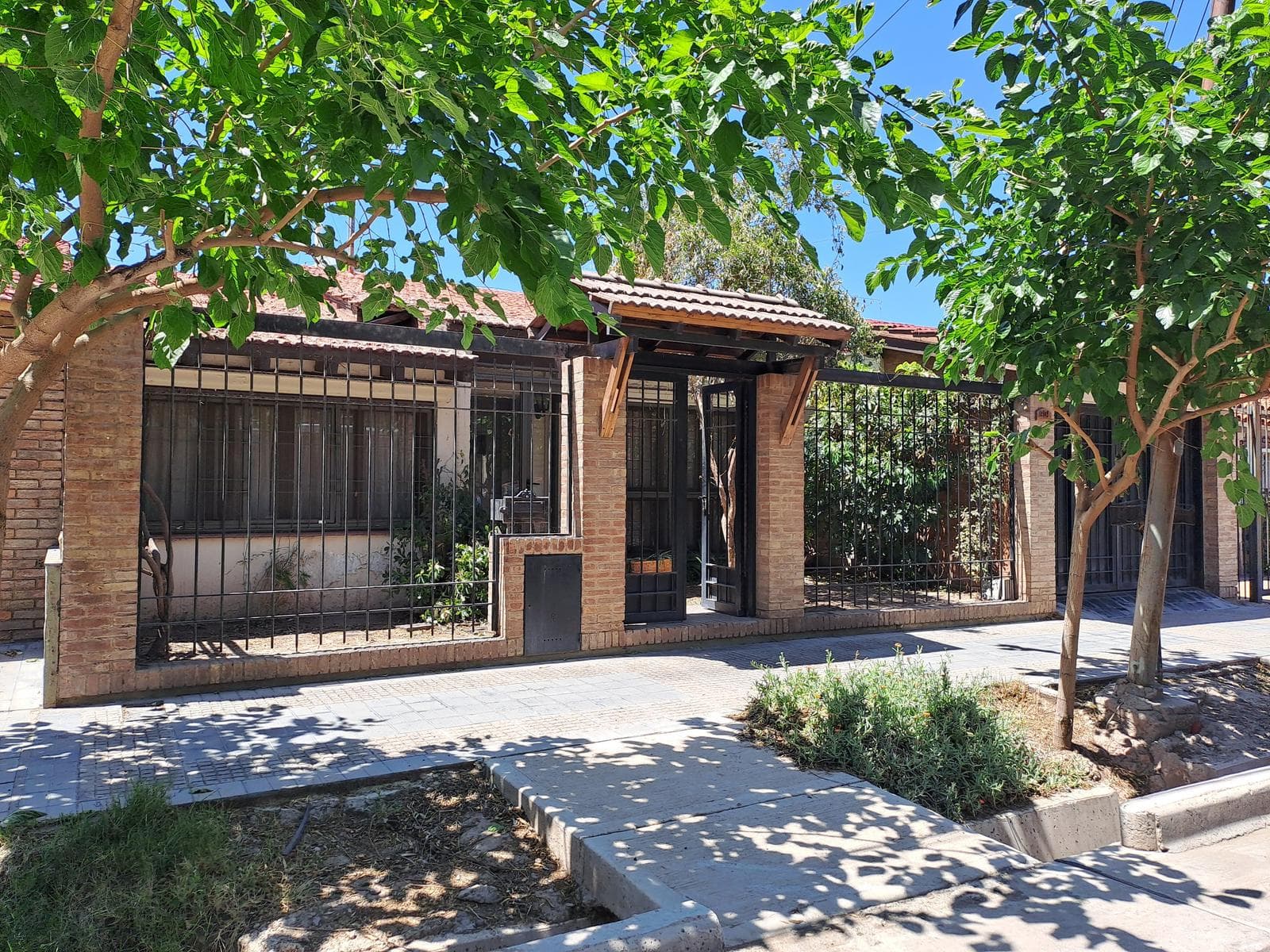 For Sale - Home Eligible for a Mortgage - 3 bedrooms + studio - Dorrego