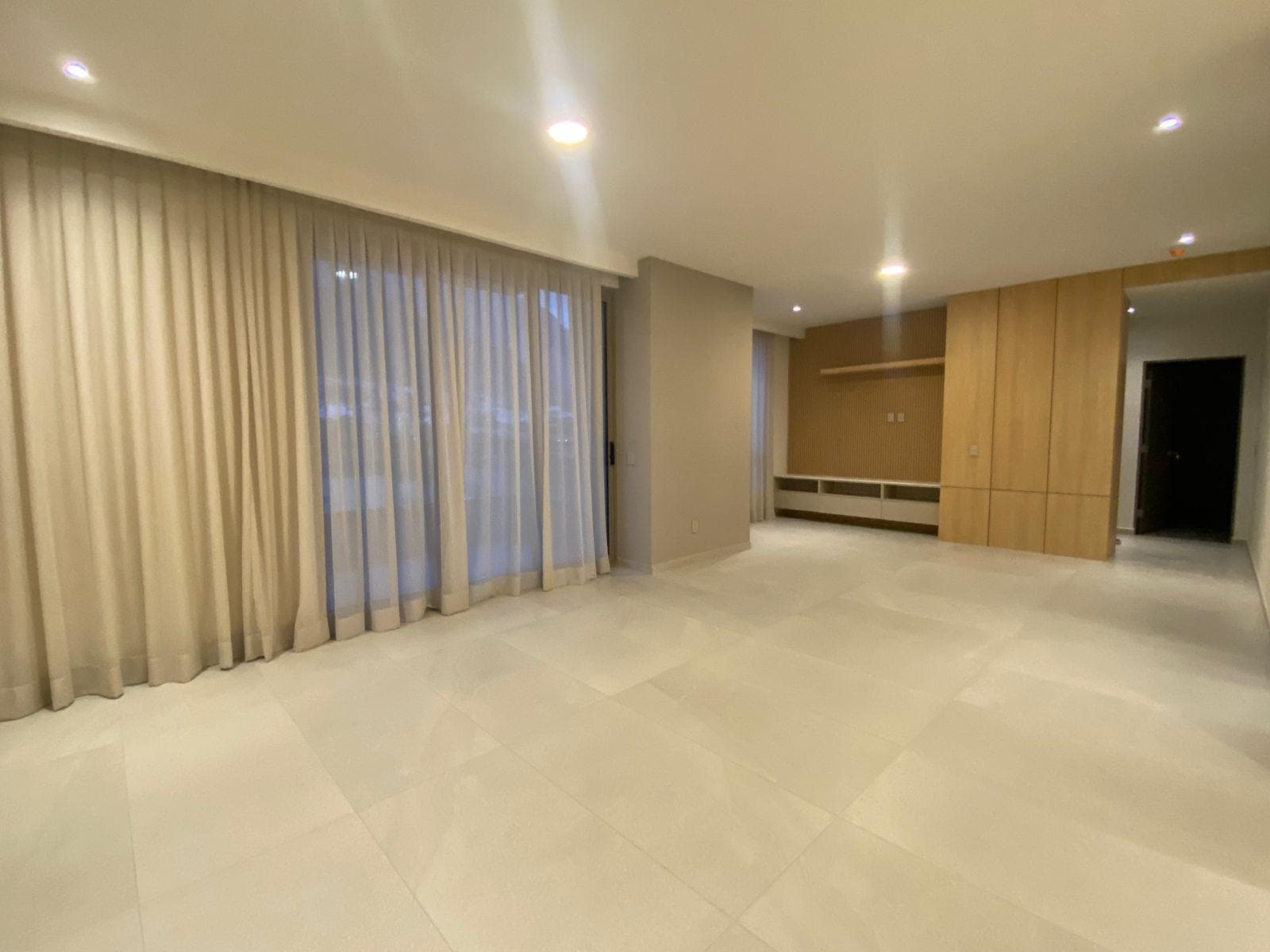 APARTMENT FOR RENT IN TORRE WEST