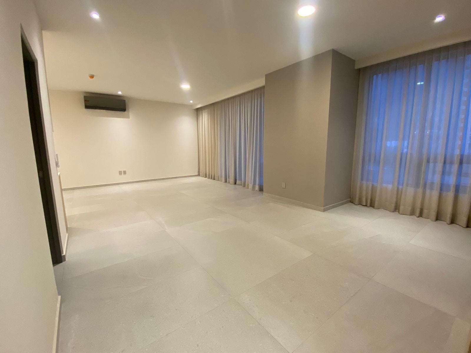 APARTMENT FOR RENT IN TORRE WEST