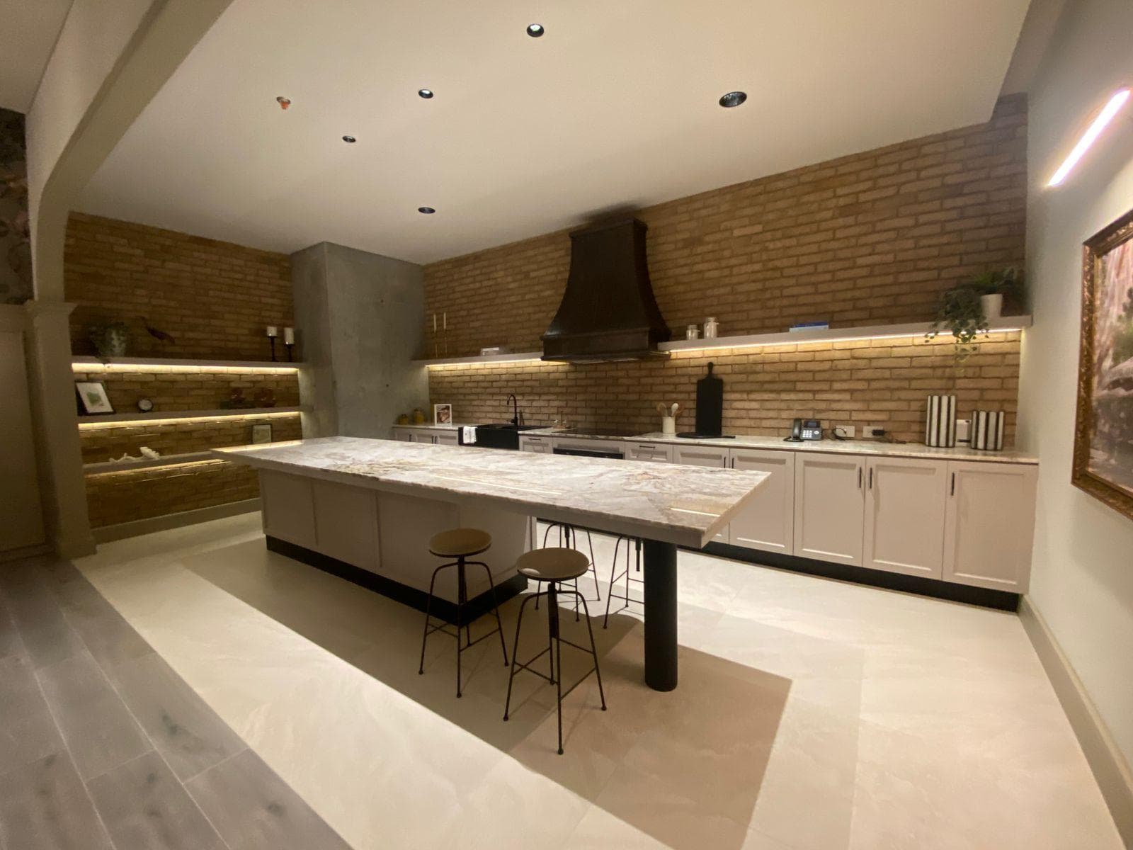 APARTMENT FOR RENT IN TORRE WEST