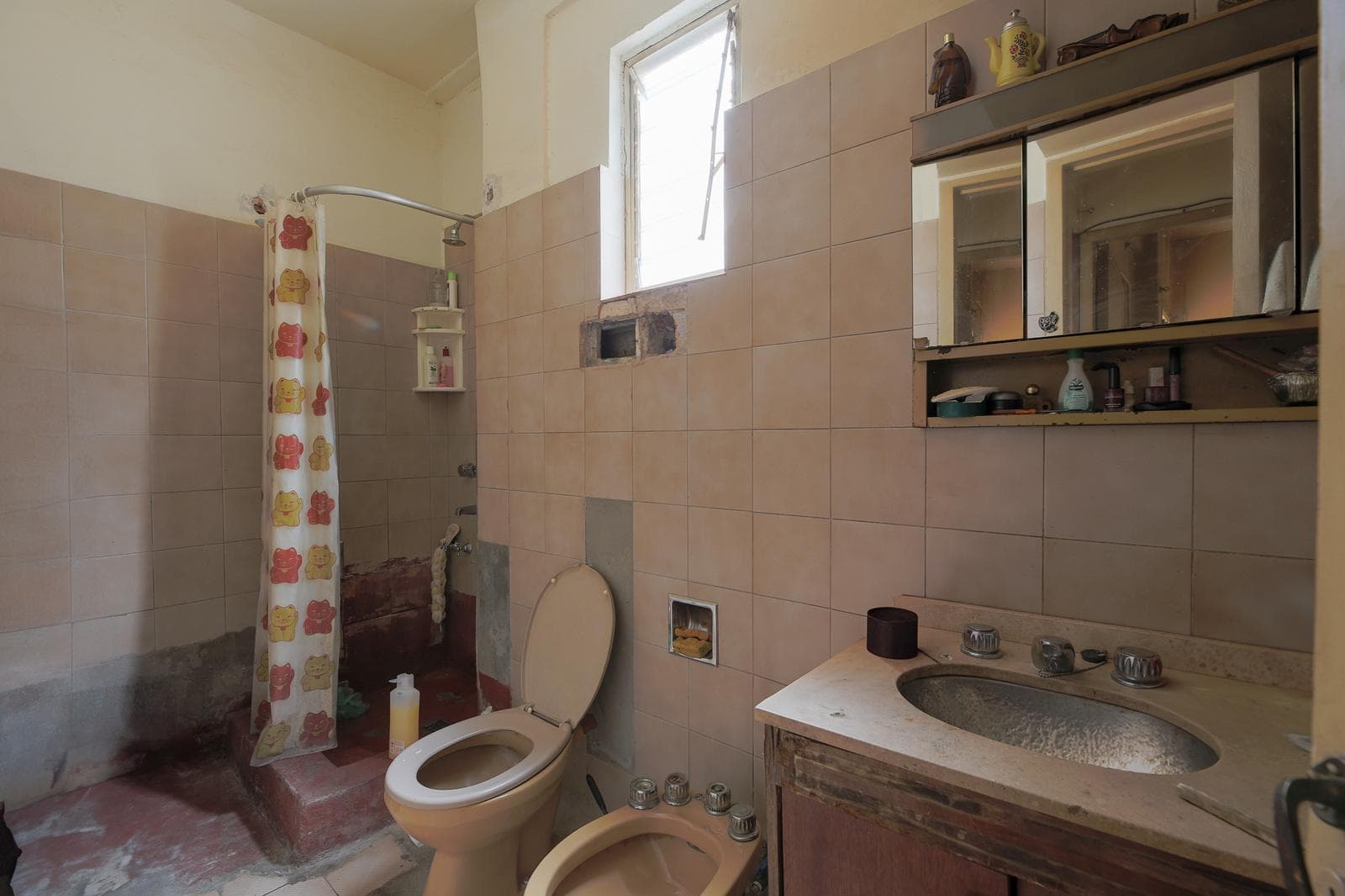 3-room apartment in Villa Urquiza - Low Maintenance Fees - Needs Renovation
