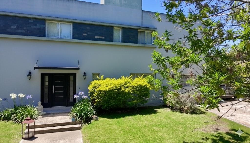 ANNUAL RENTAL: 3-Bedroom House on an Enclosed Lot in San Isidro Labrador