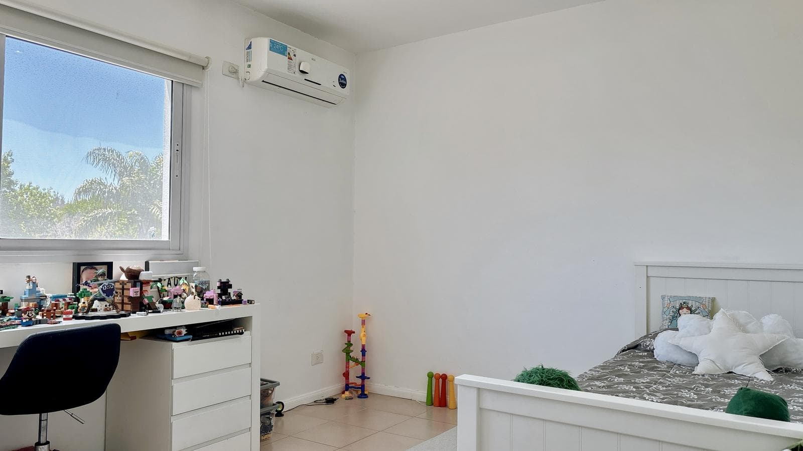 ANNUAL RENTAL: 3-Bedroom House on an Enclosed Lot in San Isidro Labrador