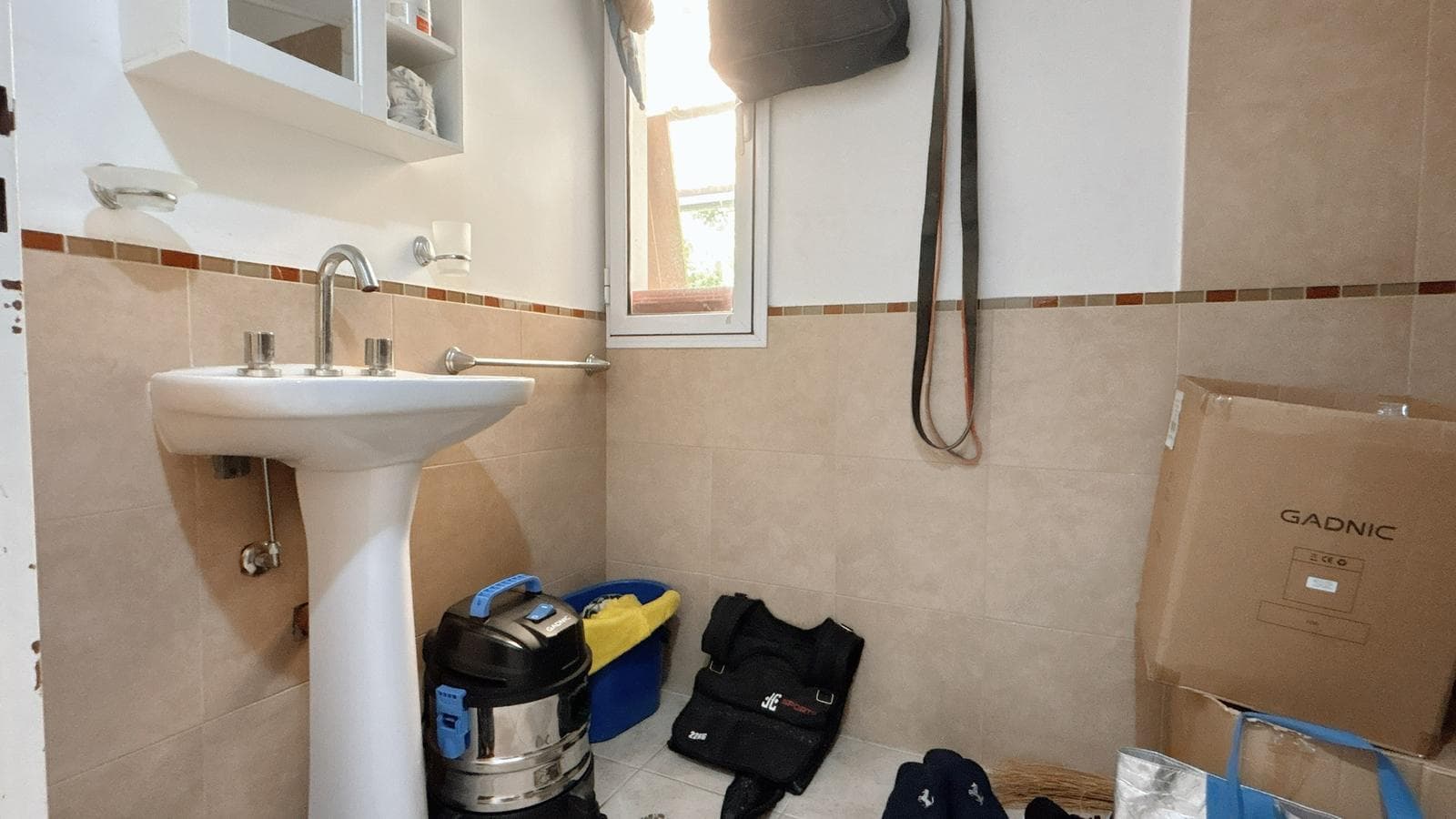 ANNUAL RENTAL: 3-Bedroom House on an Enclosed Lot in San Isidro Labrador