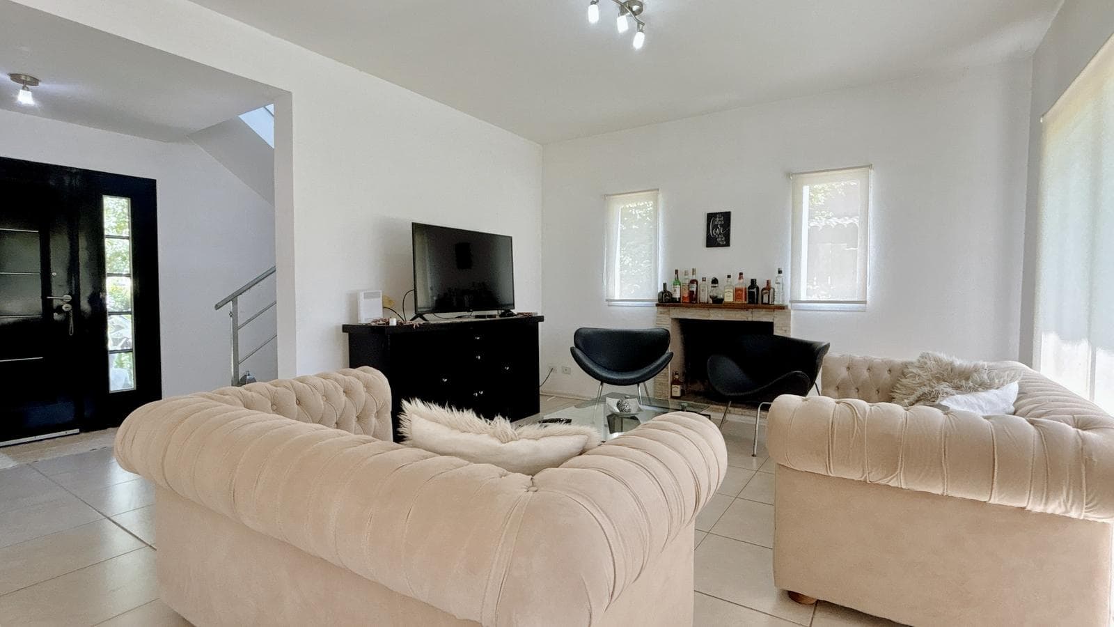ANNUAL RENTAL: 3-Bedroom House on an Enclosed Lot in San Isidro Labrador