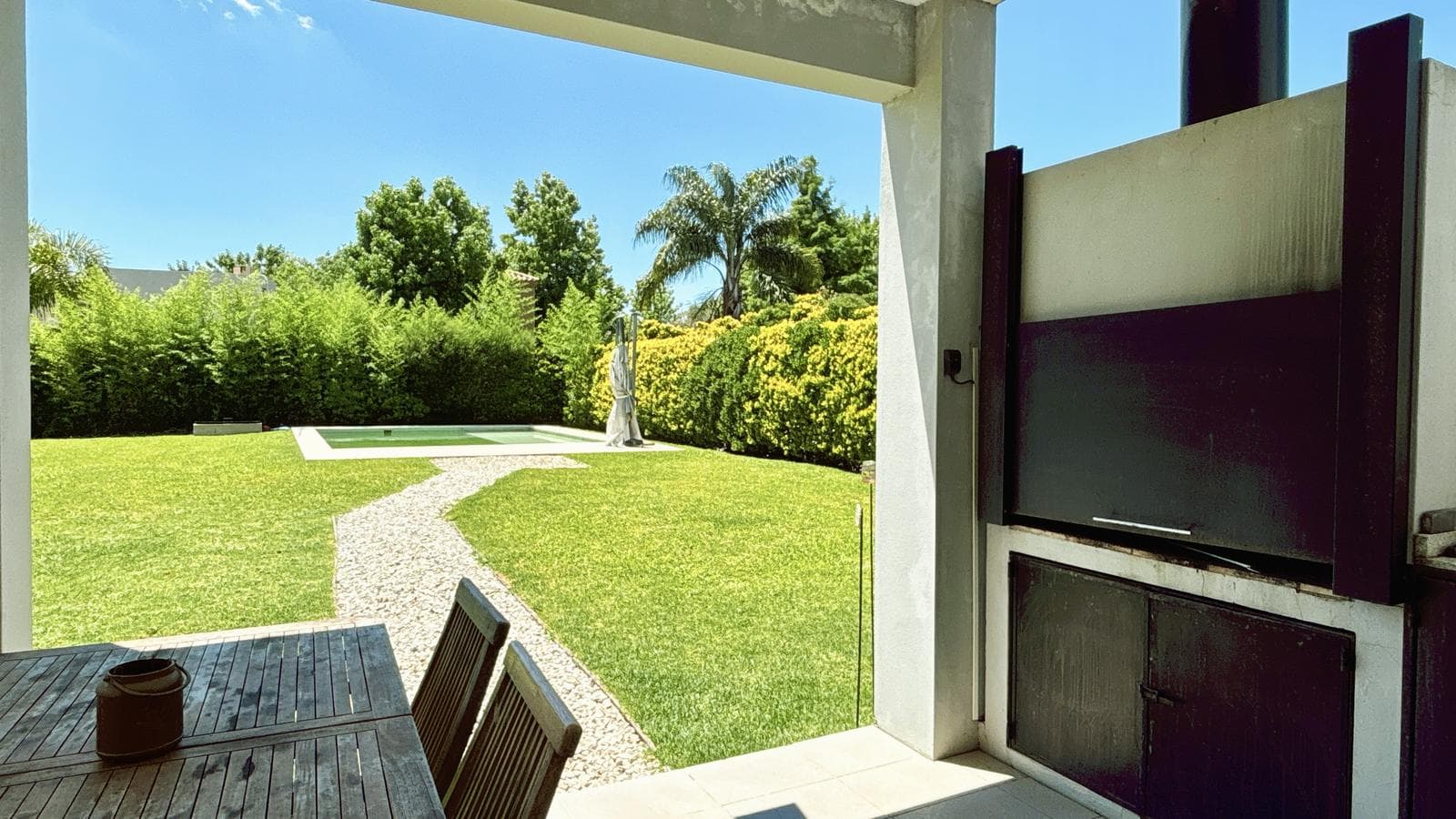 ANNUAL RENTAL: 3-Bedroom House on an Enclosed Lot in San Isidro Labrador