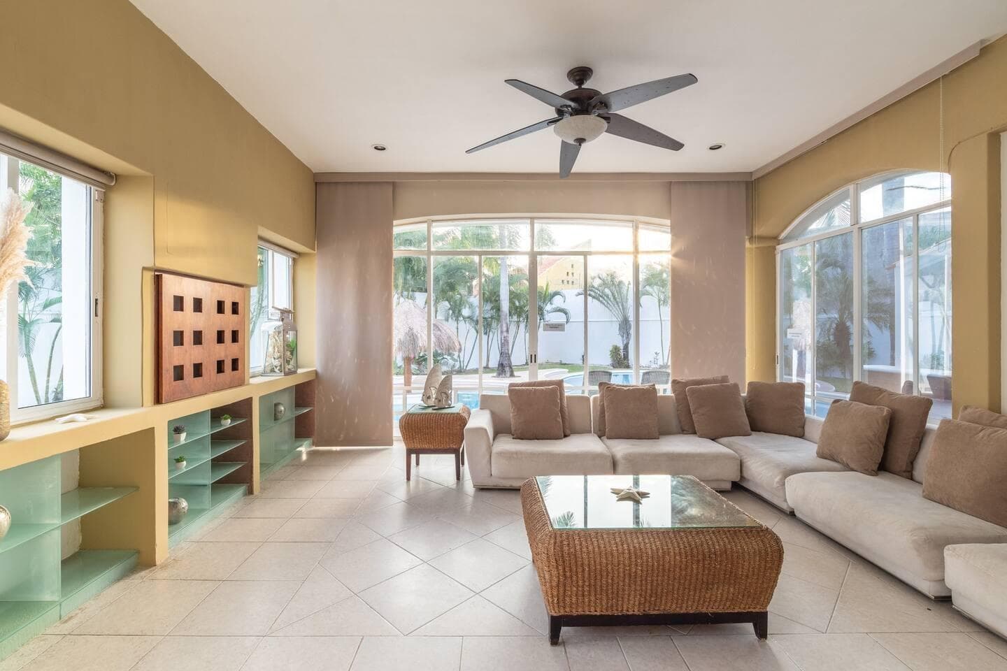 CASA EN VENTA EN CANCUN USO DE SUELO MIXTO ALAMOS II