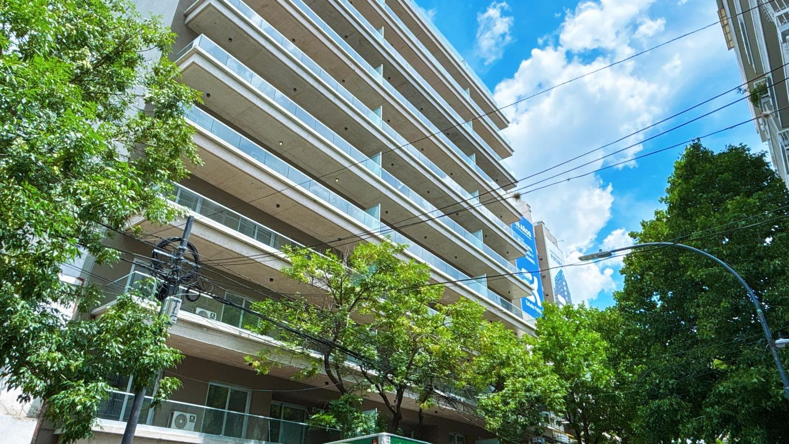 Brand-new 2-room apartment with amenities and low maintenance fees in Nuñez. High-end building.
